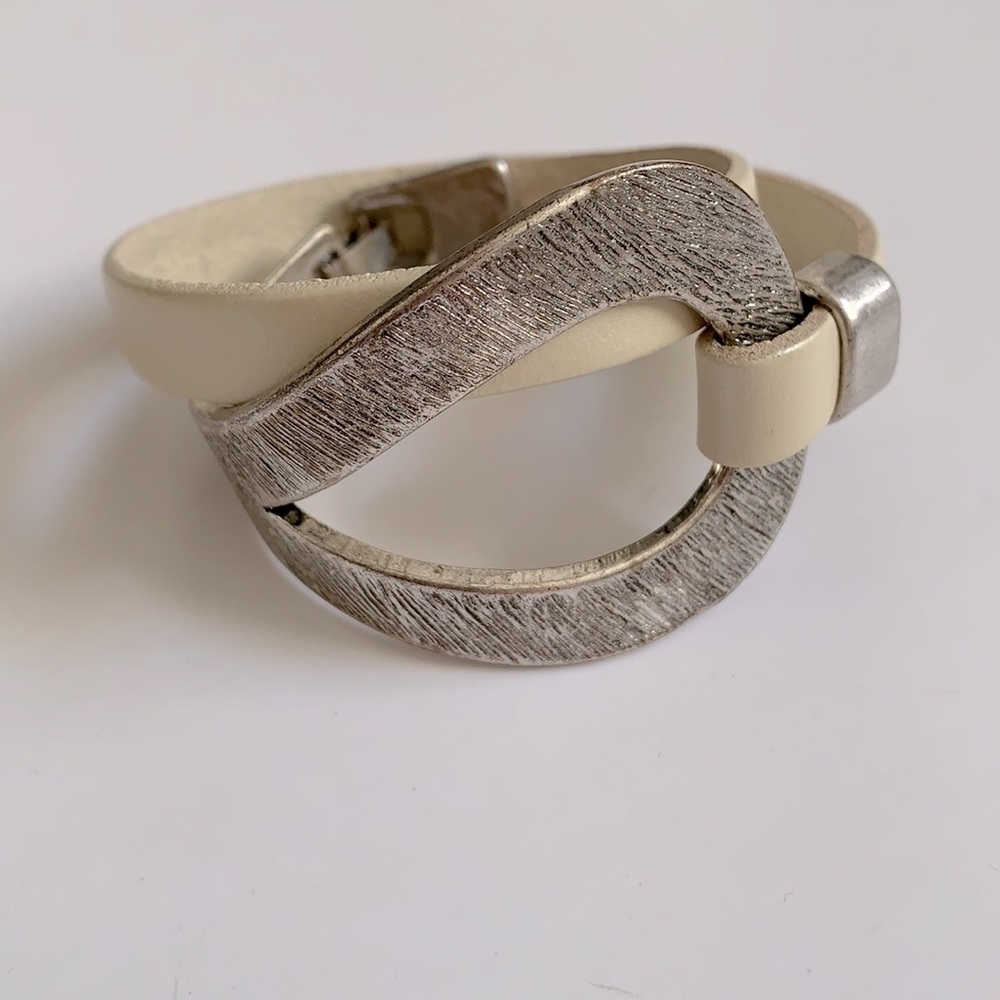 Saachi Pearl Ivory Leather Wrap Bracelet